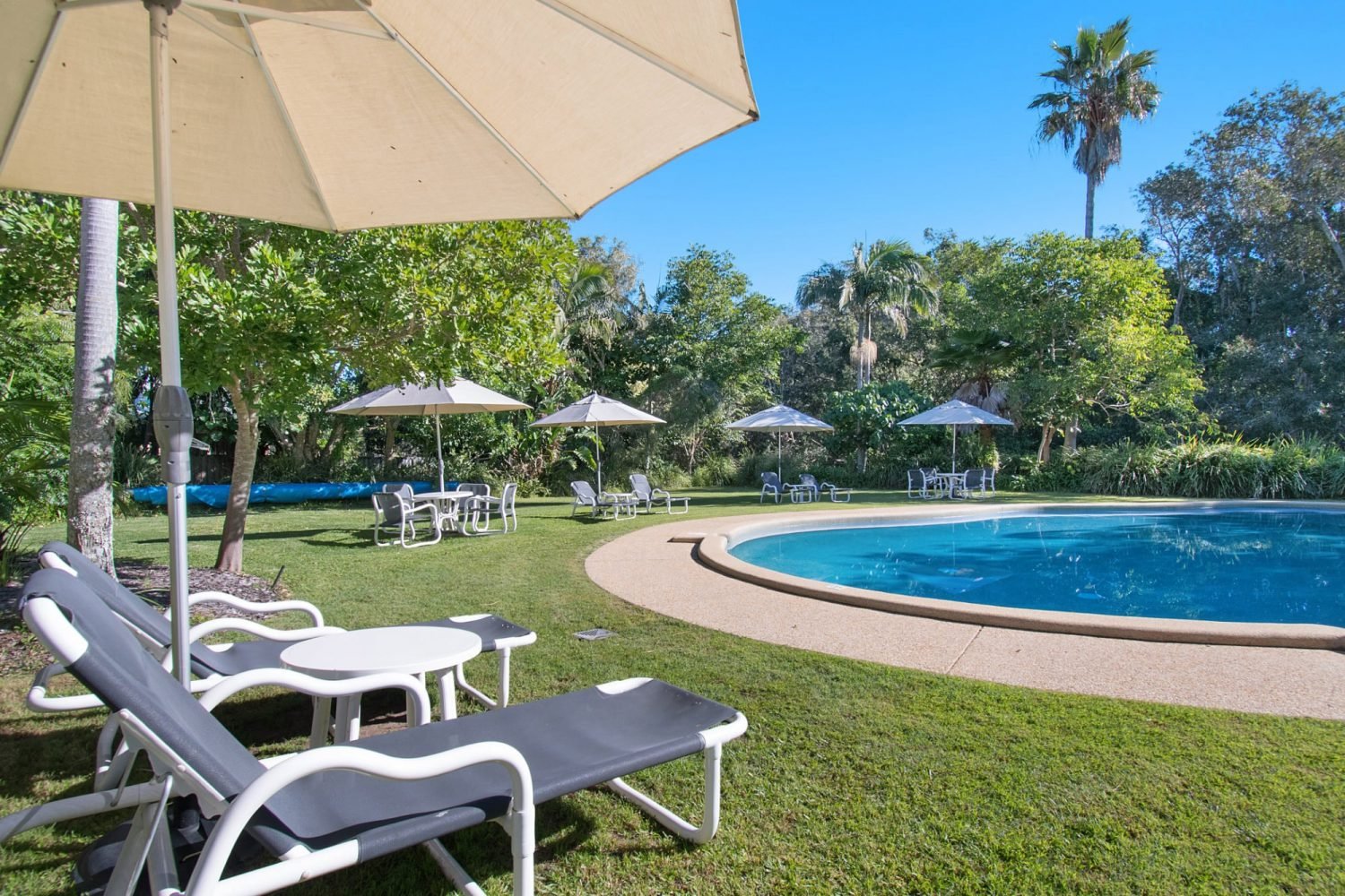 byron-lakeside-grounds-2019-6
